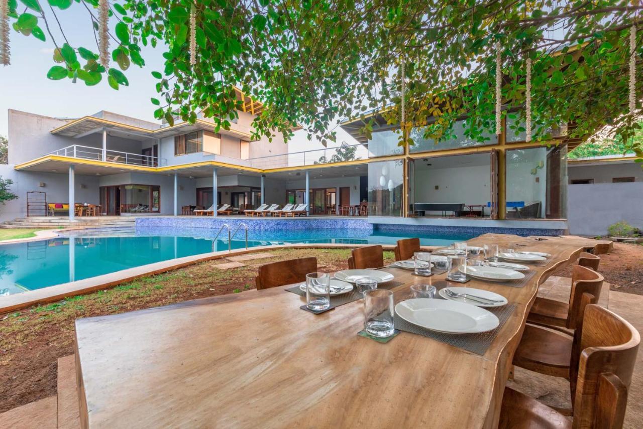 Jay House By Stayvista - Leisure Oasis With Pool, Snooker, Table Tennis & Foosball Fun Alībāg Exteriör bild