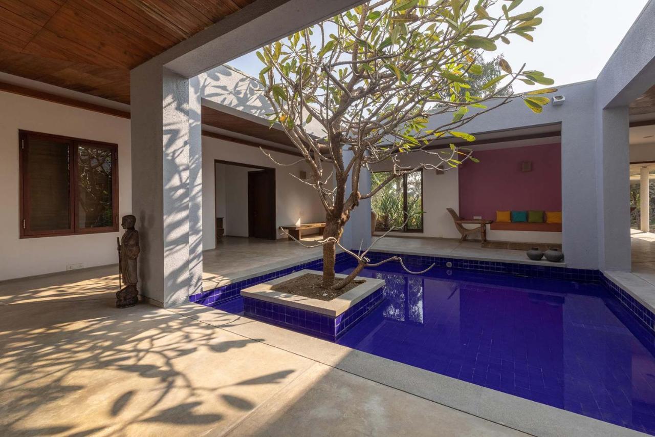 Jay House By Stayvista - Leisure Oasis With Pool, Snooker, Table Tennis & Foosball Fun Alībāg Exteriör bild